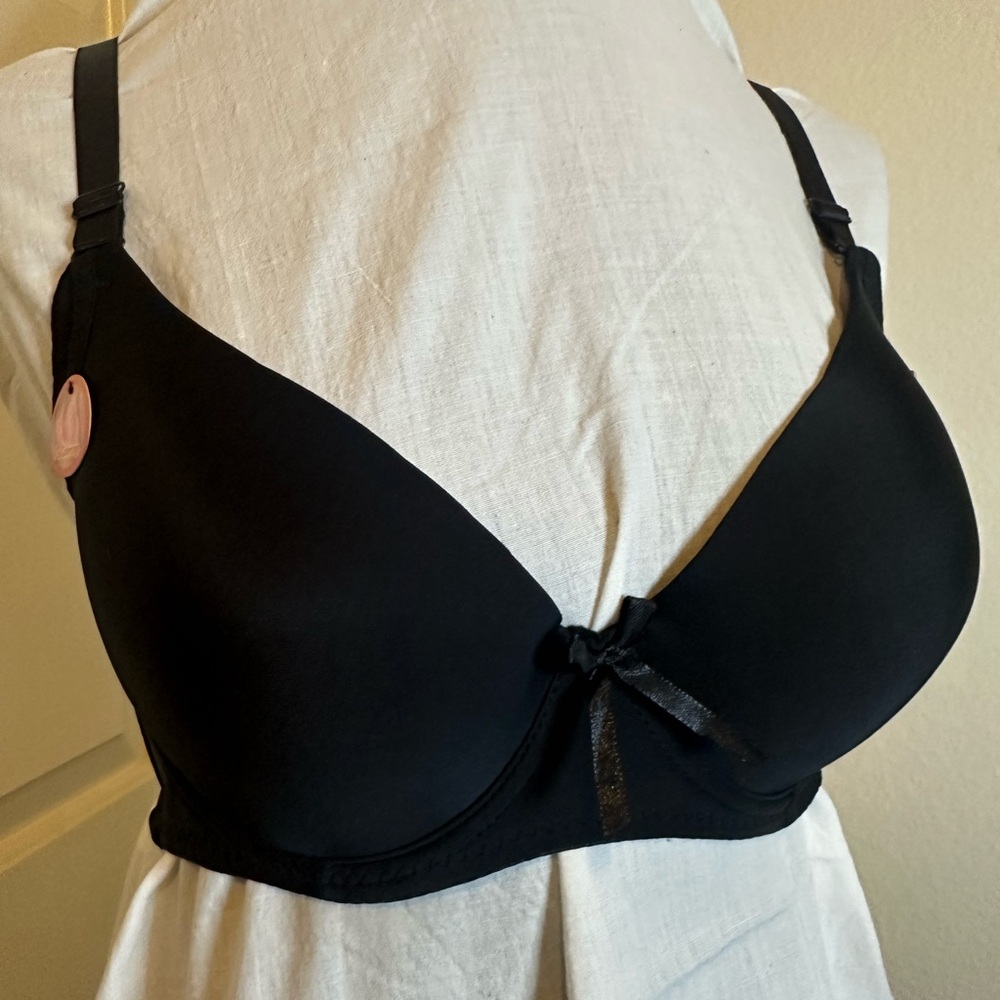 NWT Angelina Black Full-Coverage, Wired T Shirt Bra with Adjustable Straps